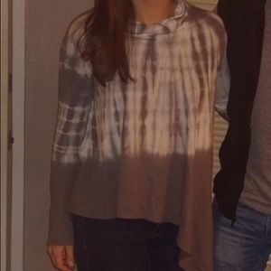 Cowl neck long sleeve shirt